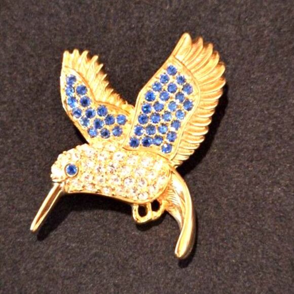 Hummingbird Pin Brooch Signed 1999 PS Co. Gold Tone w/Blue & White Rhinestones - Picture 2 of 6